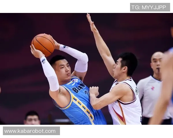 CBA激战新疆队迎战浙江广厦队双方全力争夺季后赛席位精彩对决即将上演